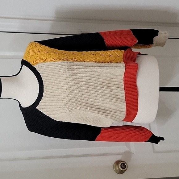 Moon & Madison Size S Colorblock Long Sleeve Sweater, Dolman Sleeve, EUC - Picture 1 of 11
